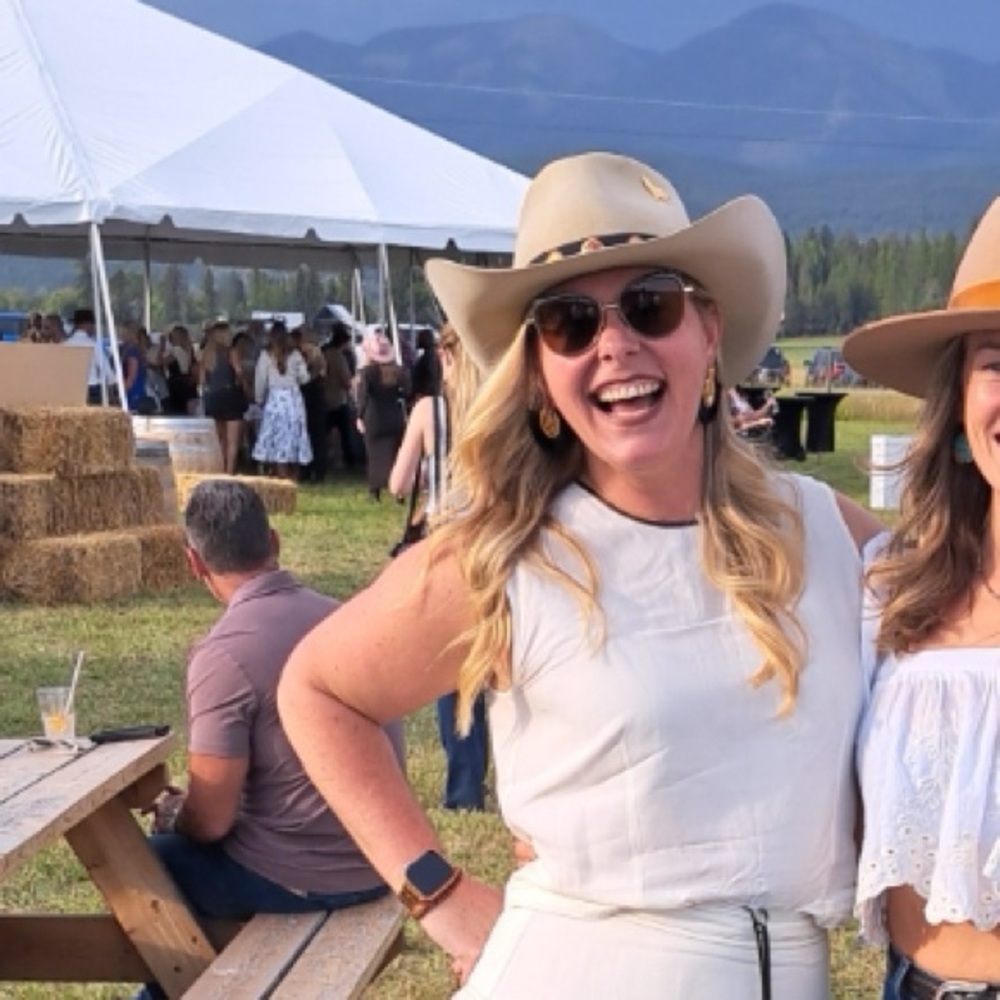 Meet your Posher, Courtney